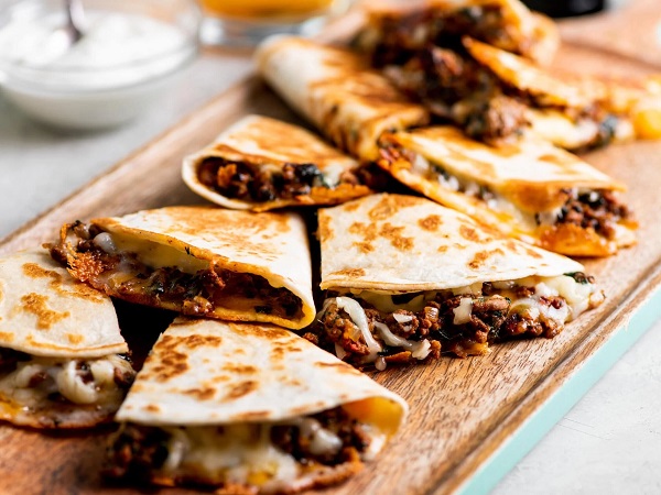 Quesadillas 14" Flour Tortilla